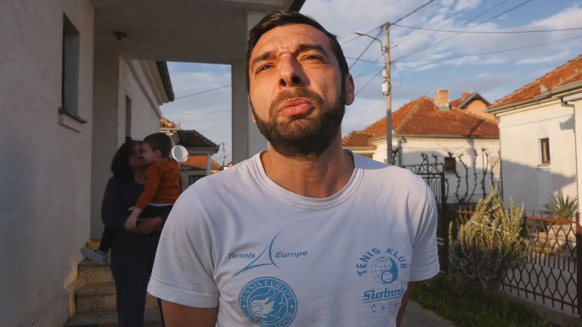 Otišao na šišanje i nikad se nije vratio: Dragana i njegovog frizera raznele NATO bombe, njihova deca se i danas živo sećaju tog ratnog martovskog dana (FOTO)