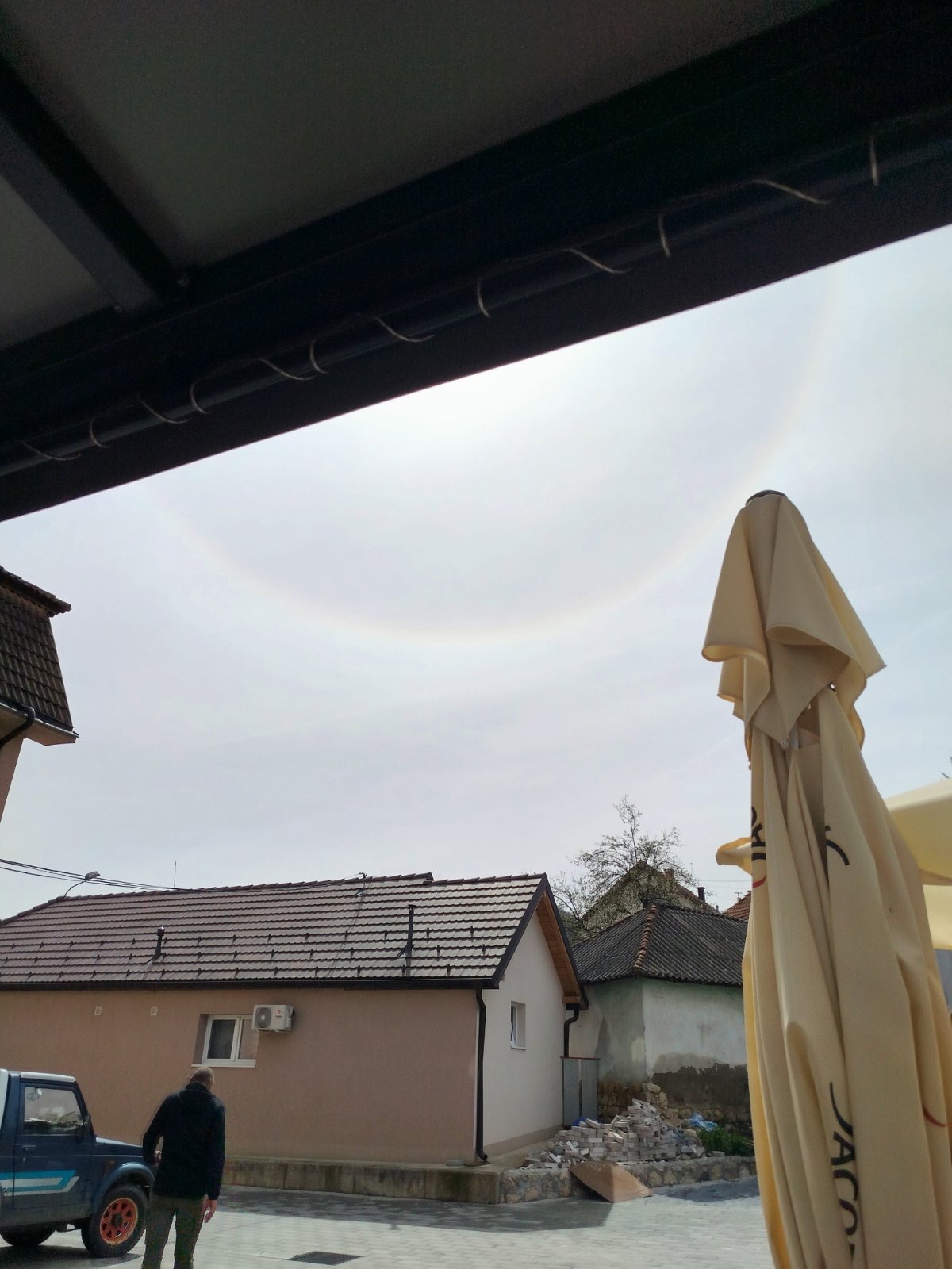 Neobičan prizor na nebu iznad Kosjerića / foto: RINA