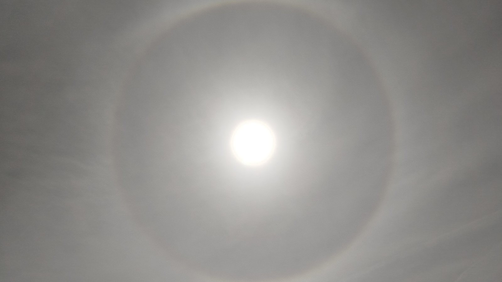Neobičan prizor na nebu iznad Kosjerića / foto: RINA