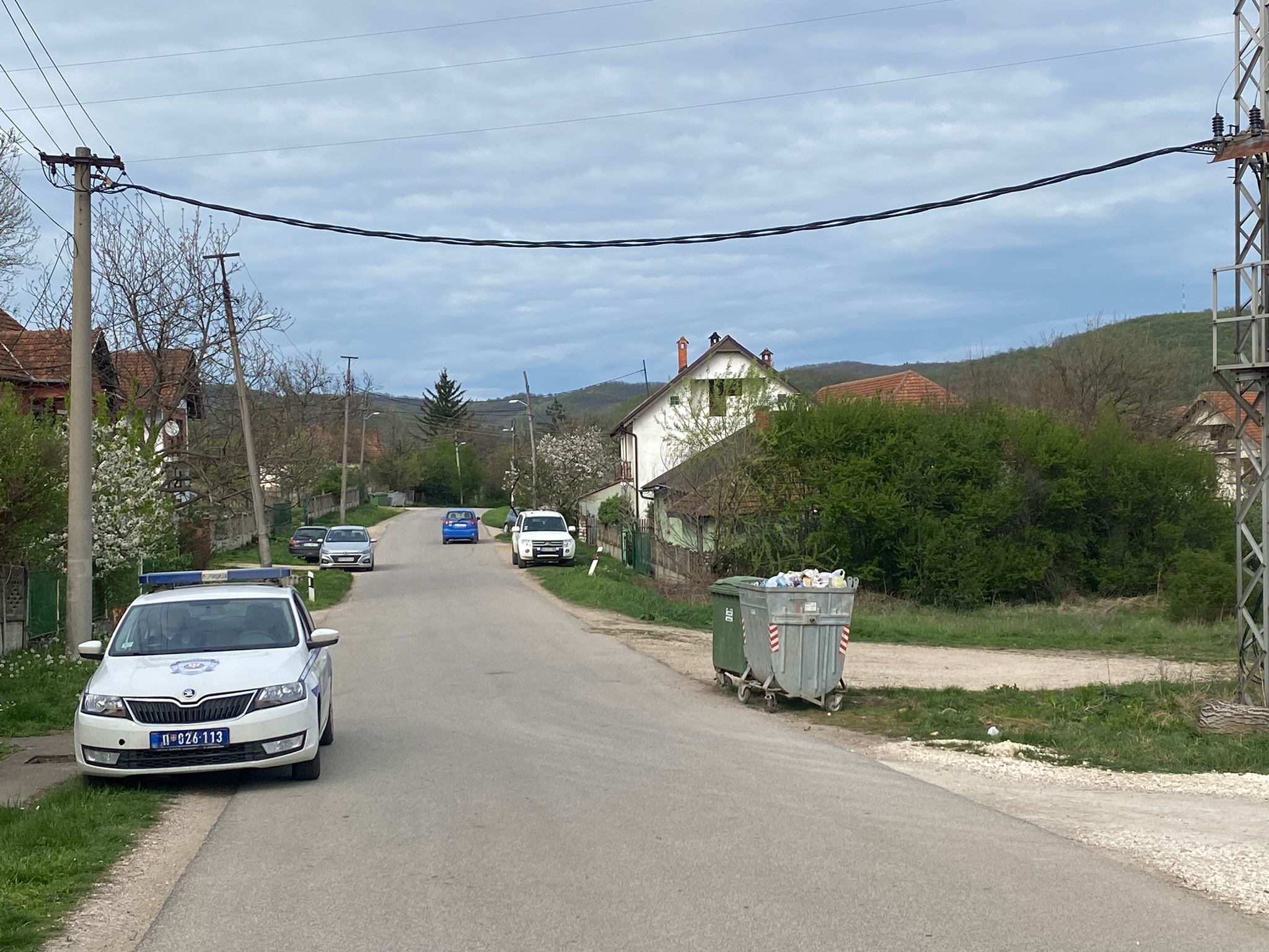 Muk u selu Zlot: Pored kuće osumnjičenog Dejana samo policija i inspektori, teška mehanizacija počela sa kopanjem