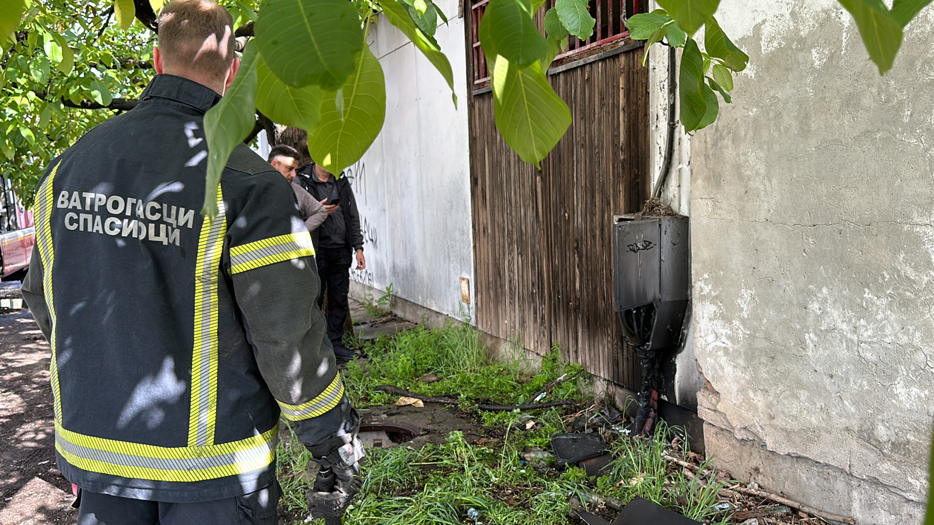 Požar izbio na maloj pijaci u Ljubiću / foto: RINA