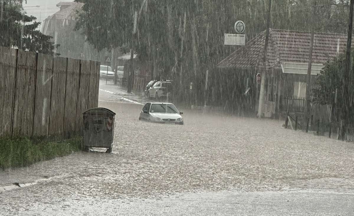 Jako nevreme praćeno kišom i krupnim gradom pogodilo užički kraj / foto: RINA