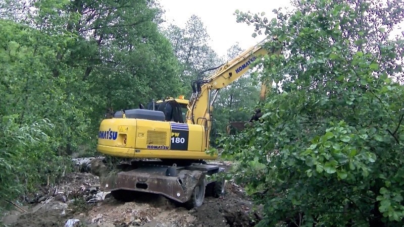 Gradjani sabiraju štetu, a radnici javnih preduzeća rade bez predaha: Ovo je stanje u Novom Pazaru nakon groznih poplava, najviše je uništenih puteva (FOTO)(VIDEO)