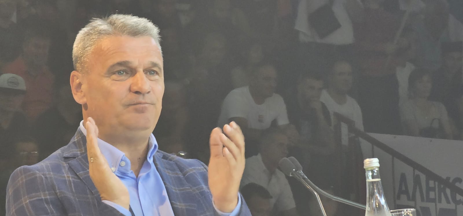 Aco Srbine, Aco Srbine: Sve je stalo na par trenutaka kada se u Borčevoj hali u Čačku pojavio Vučić, predsednik Srbije nakon Njujorka prvi put pred svojim narodom (FOTO)(VIDEO)