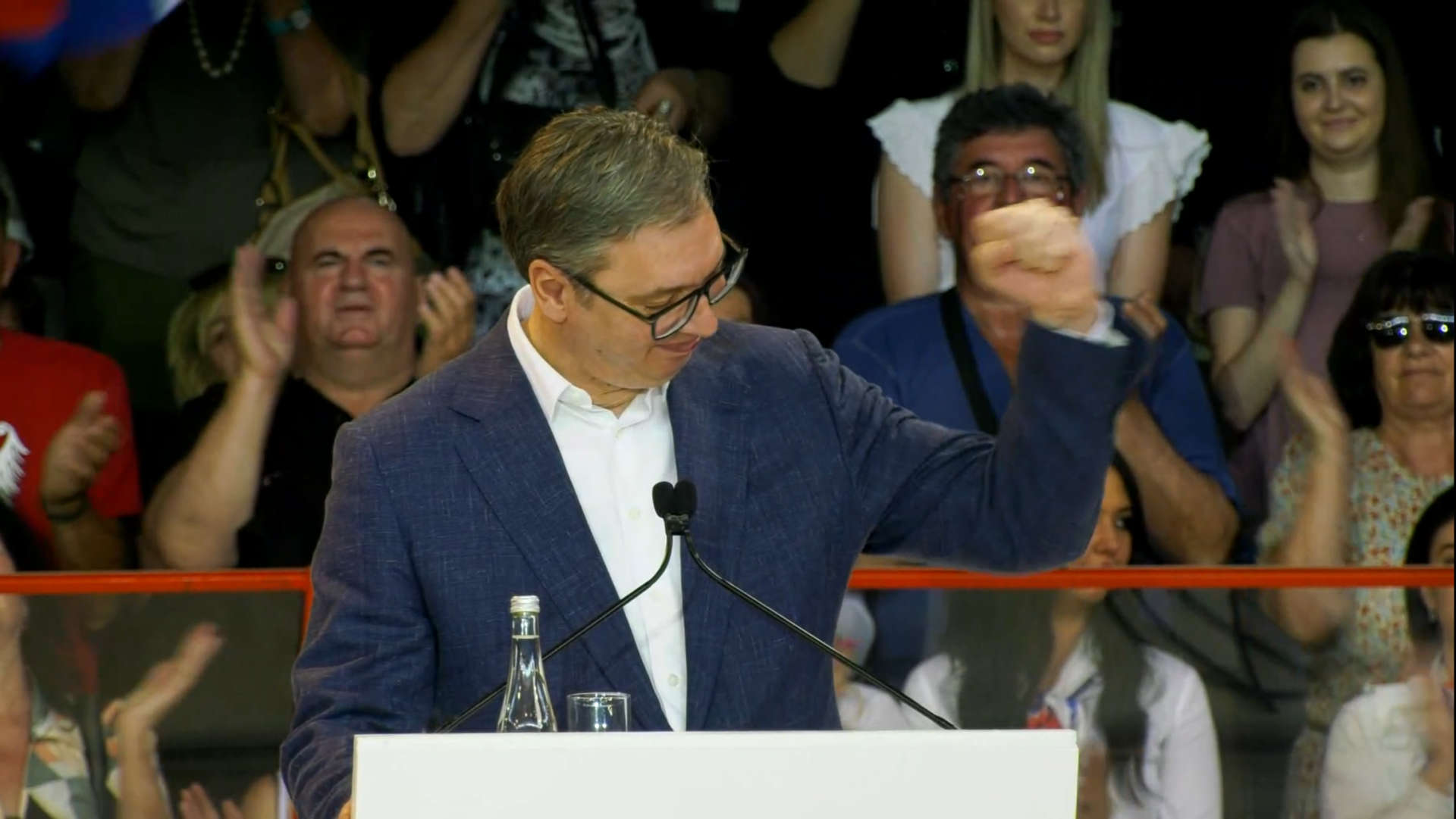 Aleksandar Vučić pred hiljadama pristalica u Čačku / foto: RINA