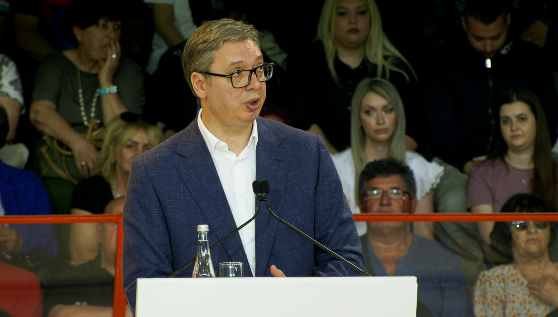Aleksandar Vučić pred hiljadama pristalica u Čačku / foto: RINA