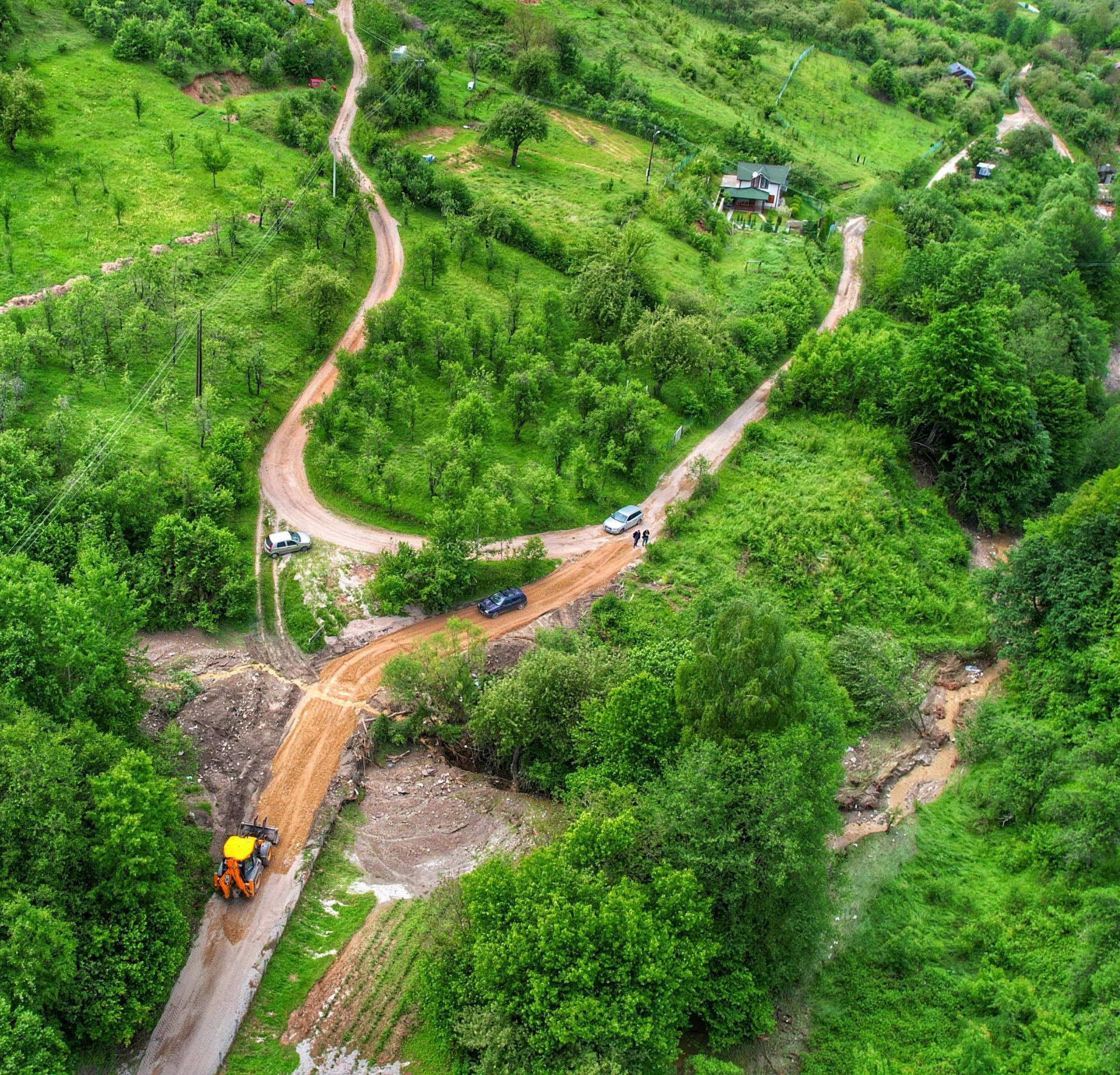 Mehanizaja na terenu i radi na sanaciji posledica nevremena/ Foto: RINA