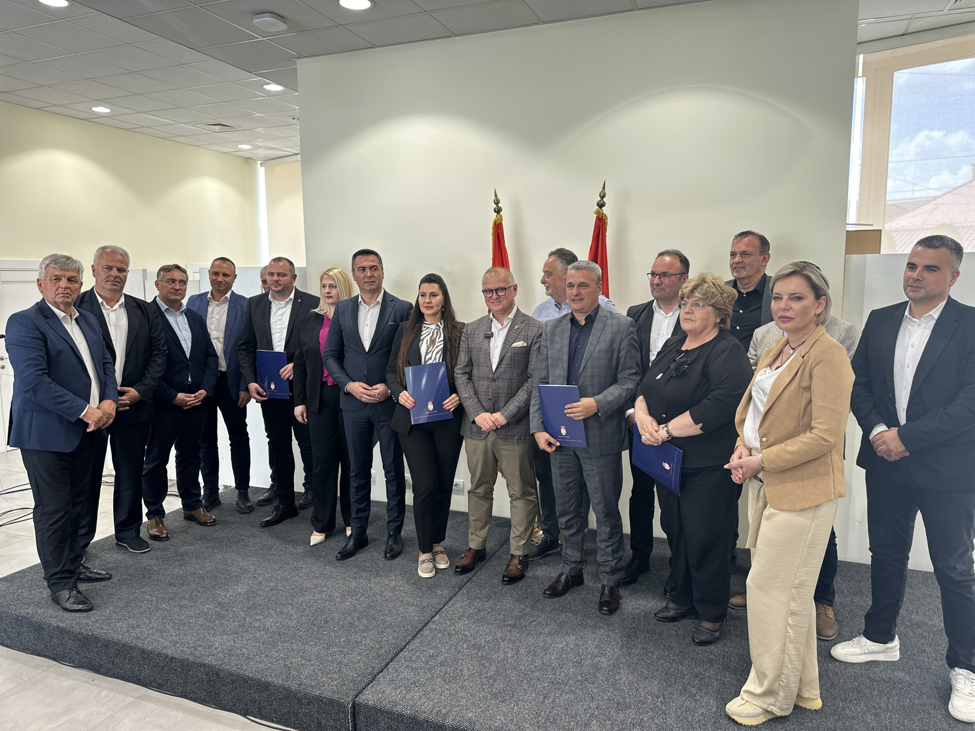 Bezbednost u saobraćaju kao prioritet, da se smanji broj zrtava uz moderna inovativna rešenja: Ministar Vesić došao u Čačak, ali nije stigao praznih ruku (FOTO)
