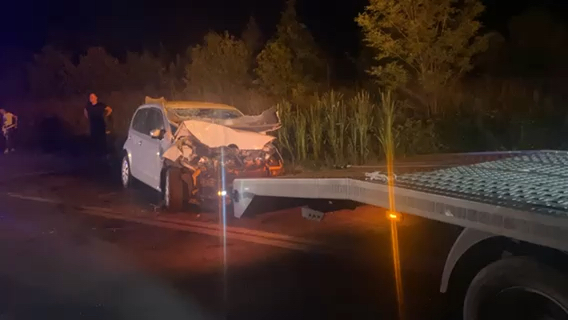 Prve slike jezive nezgode na Ibarskoj: Sudarili se dva vozila i traktor, četiri osobe teško povređene i sanitetima prebačeni u bolnicu/ Foto: RINA