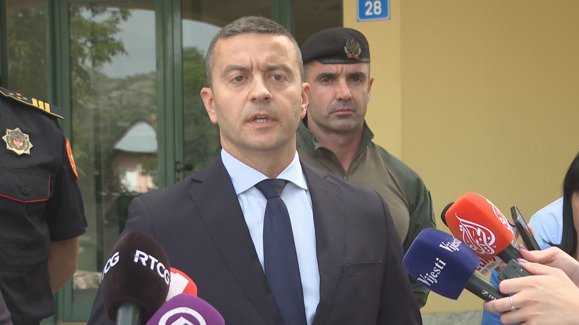 Ovo je crvena linija, ovaj dan ne sme više nikad da se ponovi: Nakon stravične eksplozije oglasio se direktor crnogorske policije, naložena obdukcija tela dvojice nastradalih (FOTO)