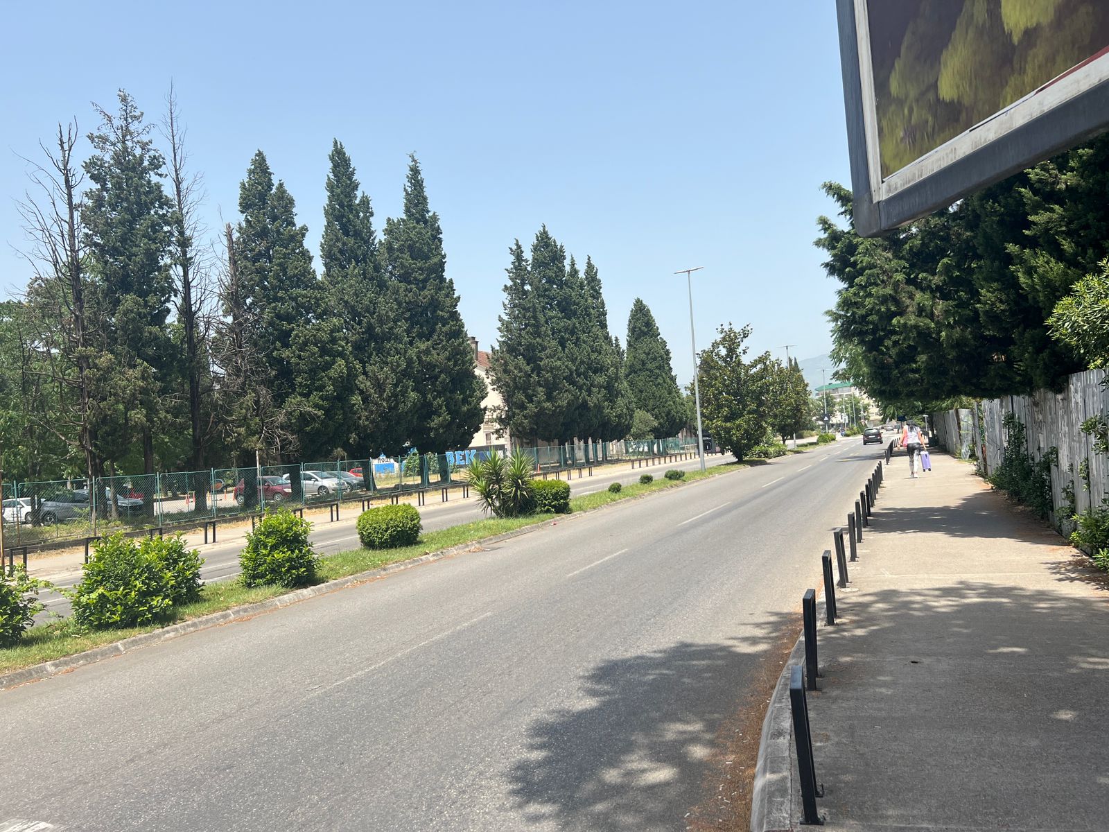 Ovo je grad duhova, napolju skoro da nema žive duše: Podgorica ovog vikenda najtoplija u Evropi, građani kažu da jedva funkcionišu i dišu kad upekne zvezda (FOTO)