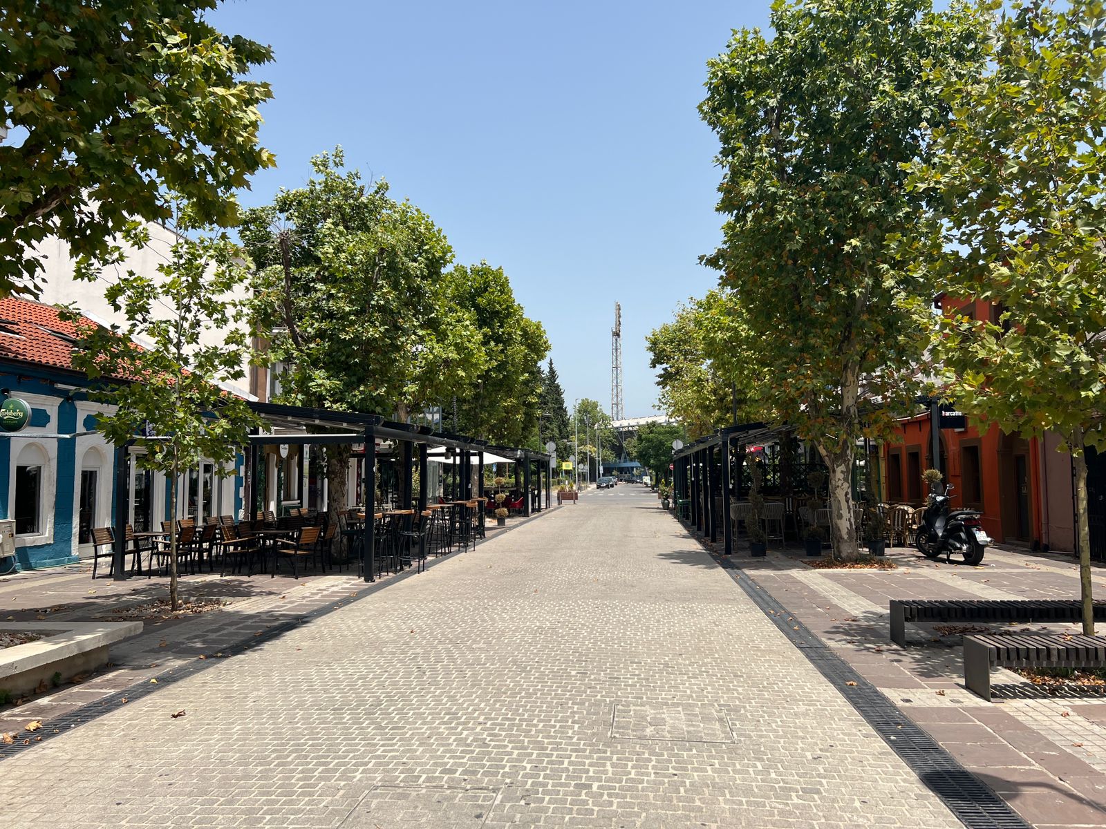 Podgorica je ovog vikenda najtoplija u Evropi, građani kažu da jedva funkcionišu i dišu kad upekne zvezda/ Foto: RINA