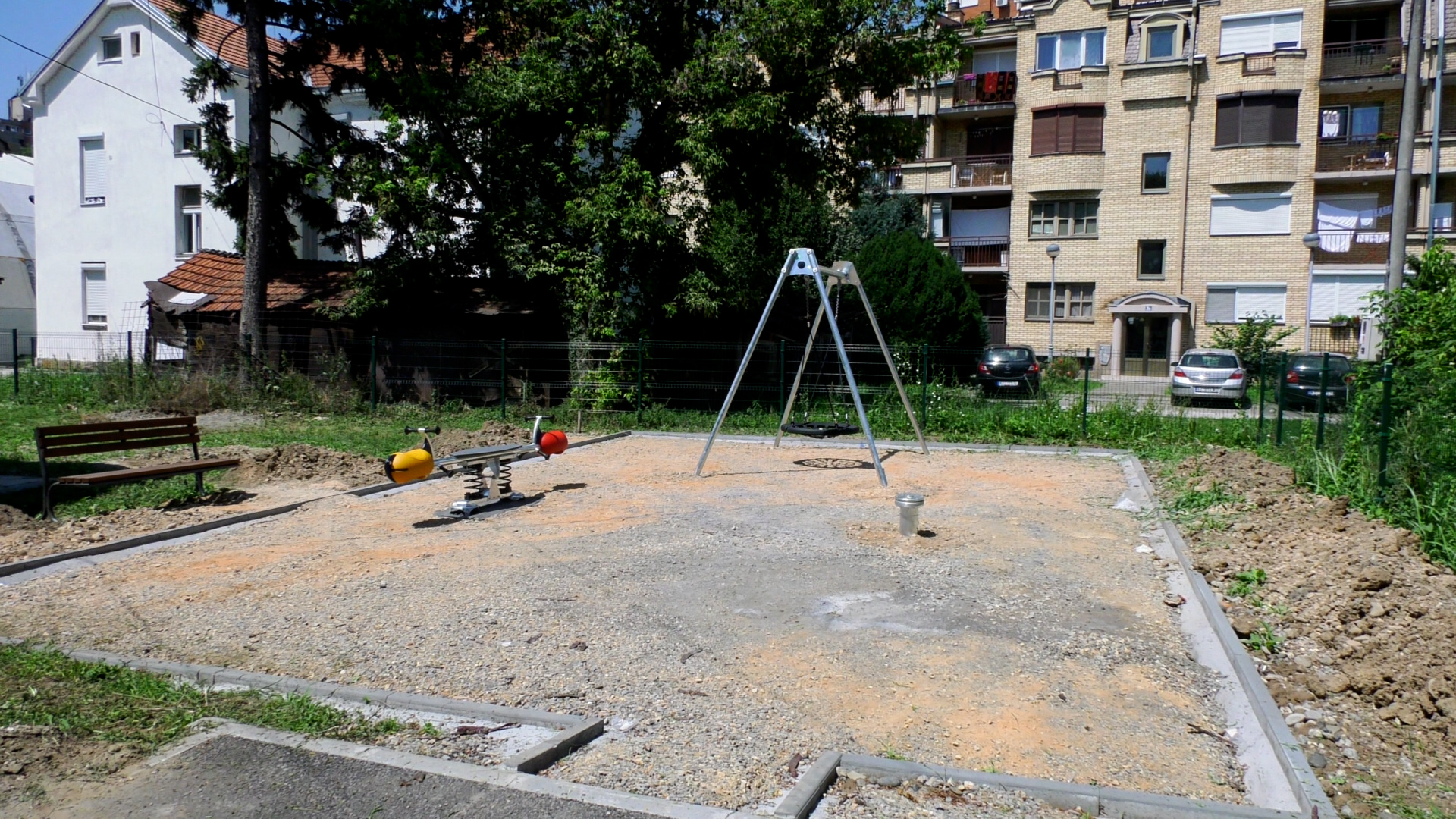 Jedinstveno igralište za decu sa autozmom niče u Kraljevu / foto: RINA