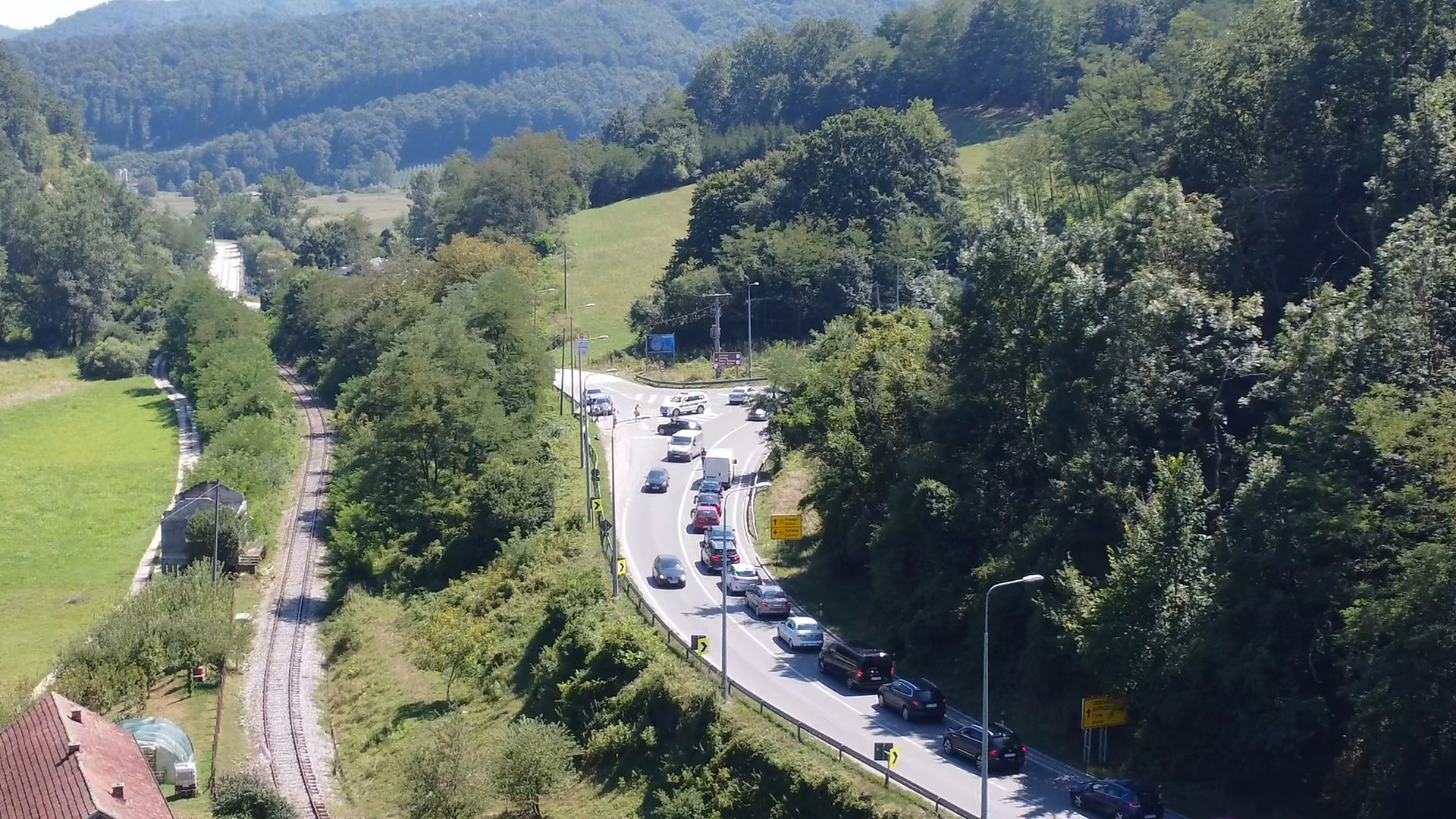 Vozač dvotočkaša povređen i prebačen u bolnicu/ Foto: RINA