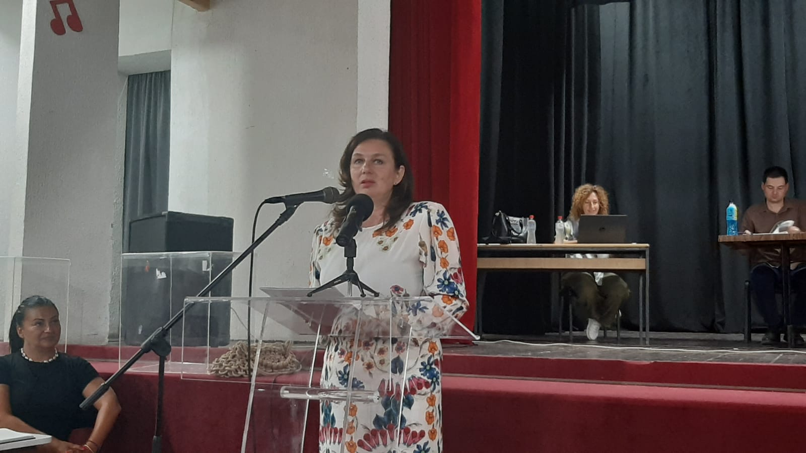 Prvi put u istoriji; Na čelo opštine Topola nakon ostavke Radojkovića postavljena je žena, učiteljica Jasna Vuković spremna da prihvati izazov