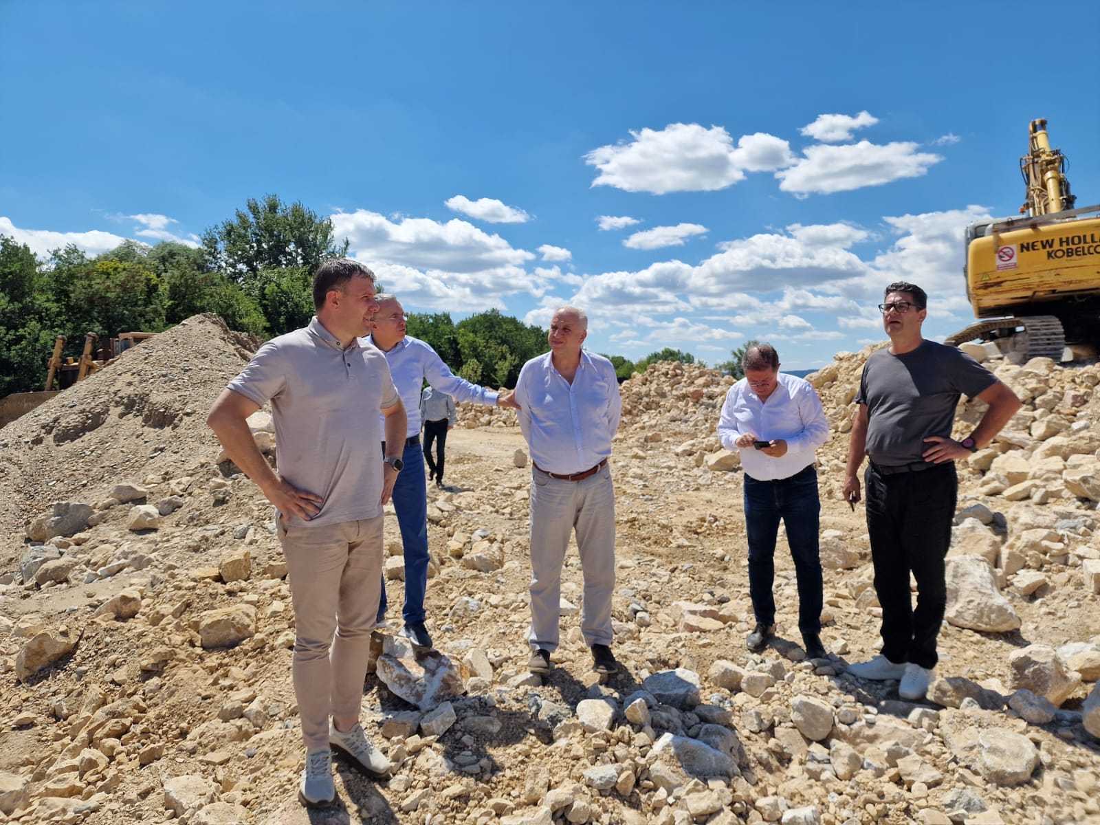 Otvorene fenomenalne biciklističke staze kod Velikog Gradišta, biciklom se kroz prelepe predele provozao i ministar lično: Ovo će biti jedna od najlepših turističkih destinacija u Srbiji (FOTO)