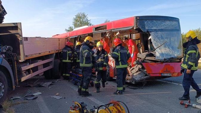 Ovo su detalji jezivog udesa kod Umke: Oglasio se MUP, jedan muškarac je poginuo