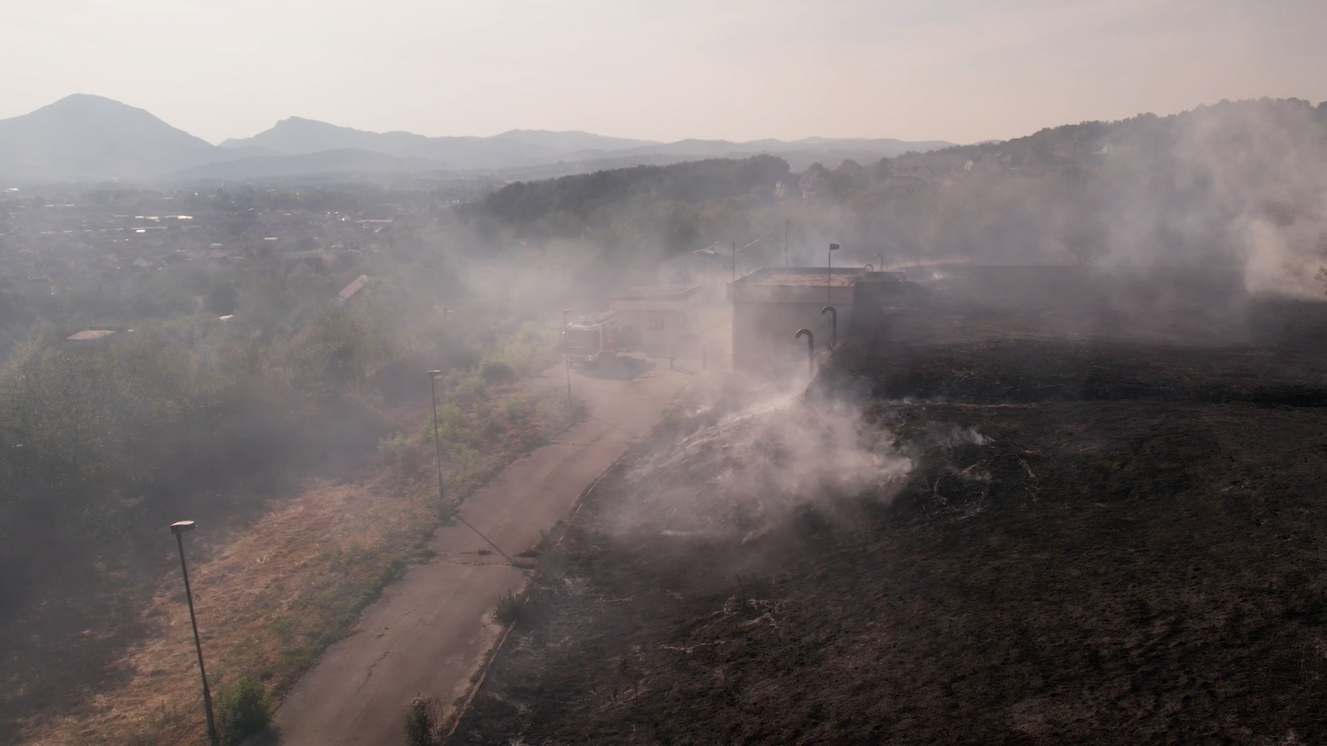 Zapalilo se nisko rastinje u Ljubiću, vatra zahvatila površinu veću od hektara/ Foto: RINA