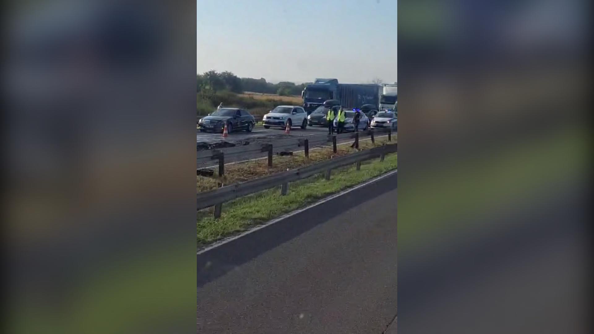 Dve osobe povređene u jezivoj nezgodi na auto-putu kod Batočine: Vozilom Hitne pomoći prevezeni u kragujevački Univerzitetski klinički centar (FOTO)(VIDEO)