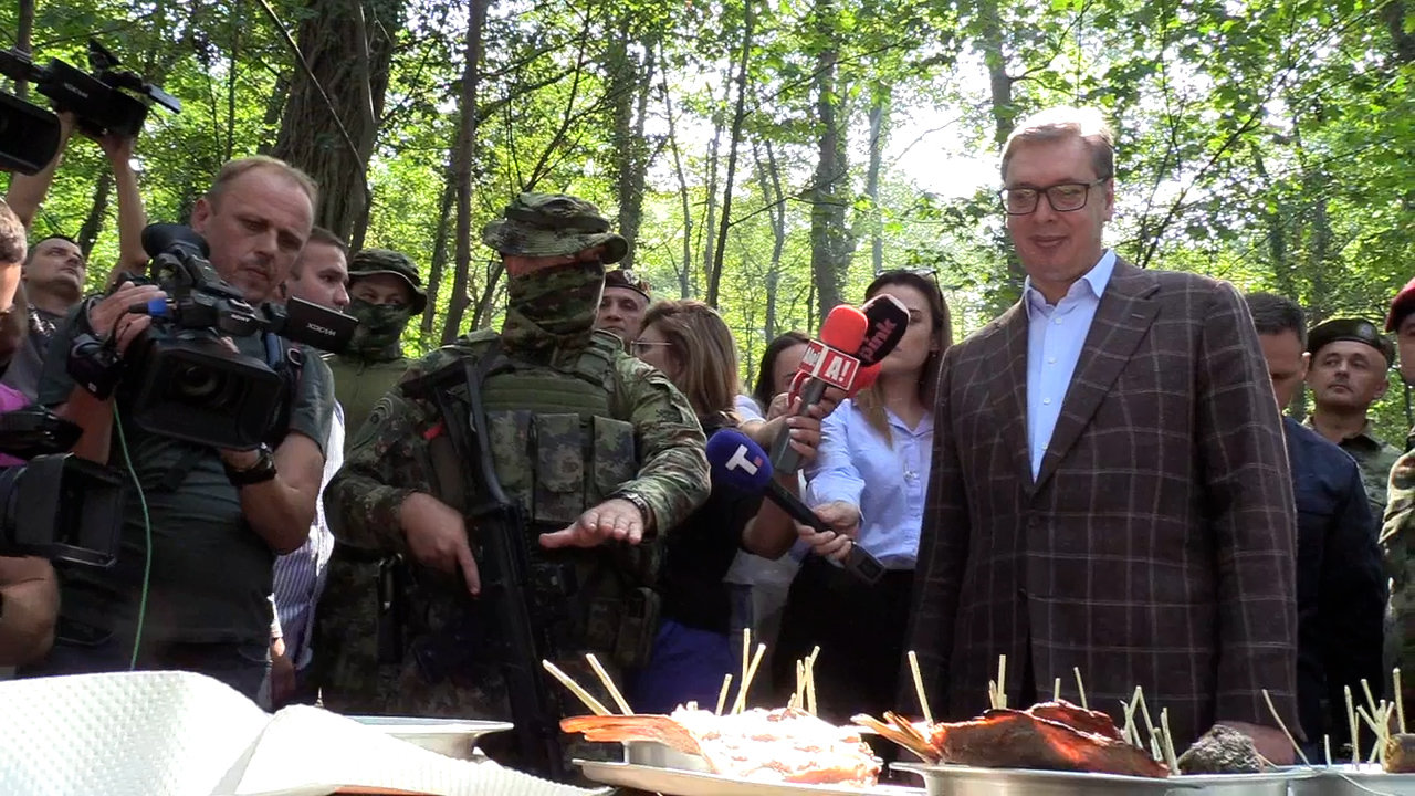 Vučić na vojnoj vežbi na Gučevu / foto: RINA