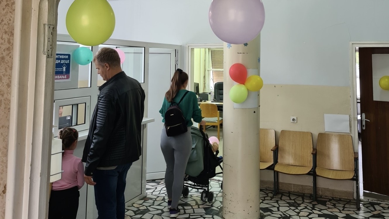 Šareni baloni i bombone za svakog mališana: Preventivni pregledi dece u Kragujevcu protekli u prijatnoj atmosferi, zaposleni se potrudili i ukrasili prostorije (FOTO)