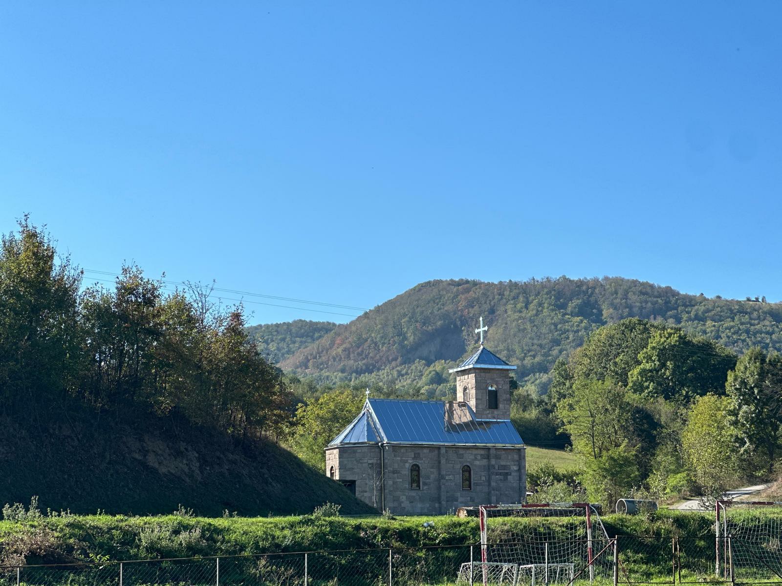 Bivši fudbaler vratio se u rodno selo i uzgaja svinje / foto: RINA