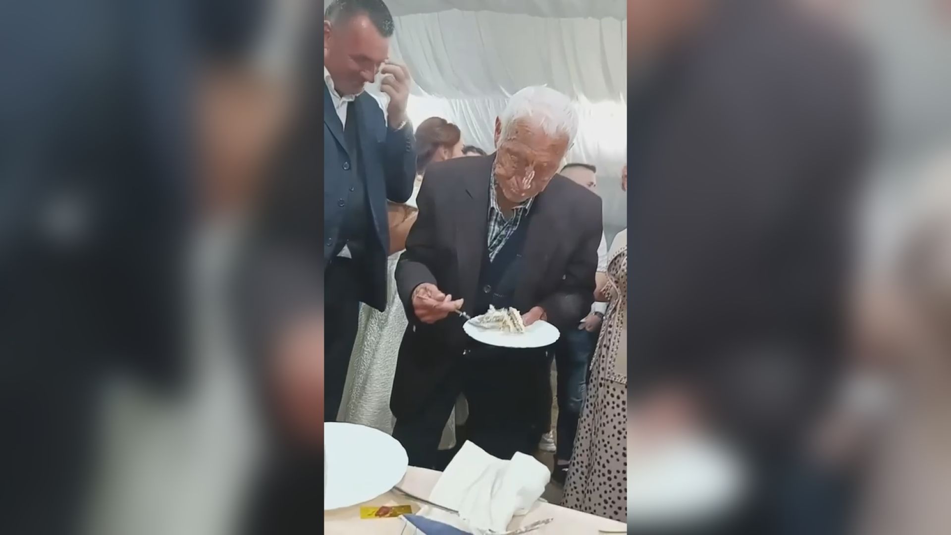 Neverovatno srpsko veselje kakvo se odavno ne pamti: Deda Petar i praunuk Nemanja zajedno proslavili 100. i 18. rođendan, ispod šatre 500 zvanica a na ražnju ispečen bik (FOTO)