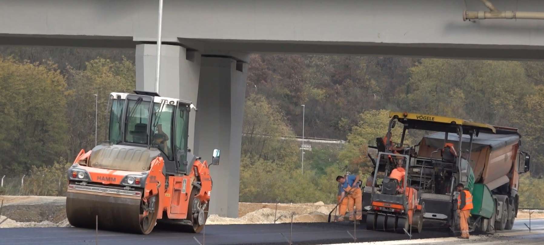Još samo 100 metara do probijanja tunela Munjino brdo: Ovo su slike sa jednog od najvećih gradilišta u Srbiji, na deonici auto-puta do Požege radi se punom parom (FOTO)