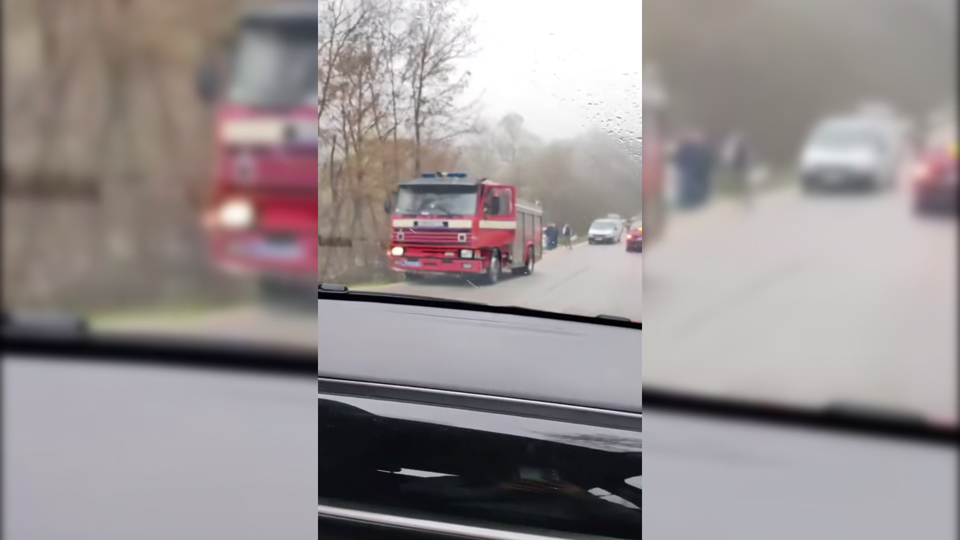 Haos na putu kod Guče: Dva žestoka sudara u kom je učestvovalo ukupno osam vozila, ima povređenih a očevici kažu - saobraćajnica je bila masna (VIDEO)