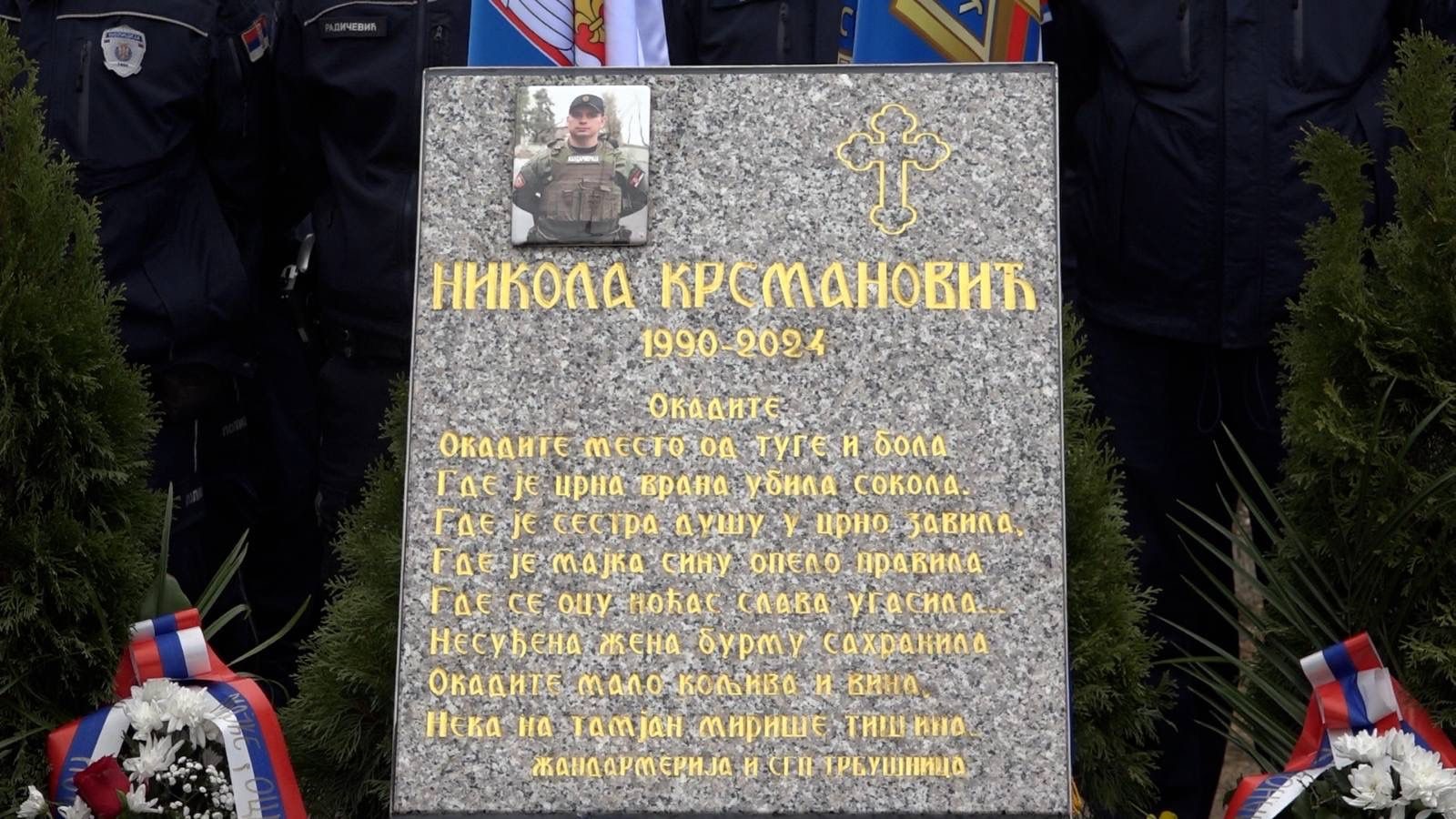 Spomen ploča u čast Nikole Krsmanovića otkrivena u Loznici / foto: RINA