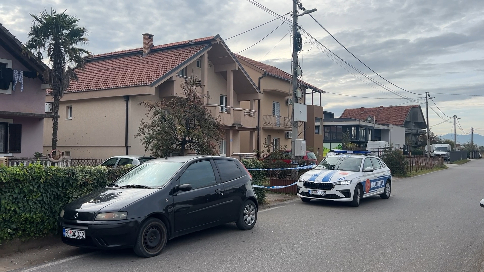 Uhapšen jedan osumnjičeni za ubistvo žene u Podgorici, za drugim se traga: Upucali su žrtvu sa nekoliko metaka u dvorištu kuće