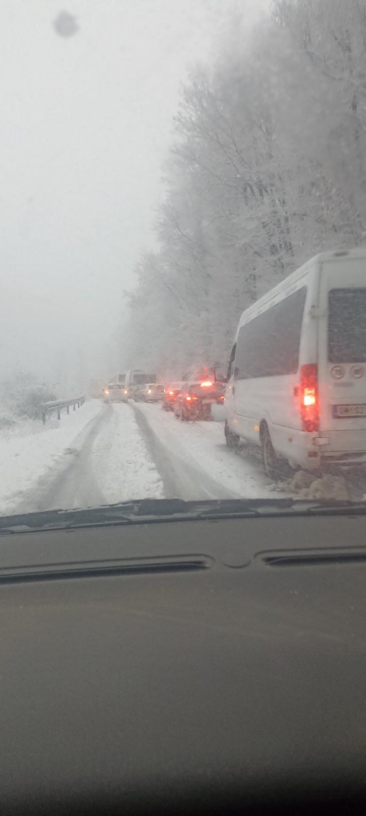 Poprečeni šleperi, sudari i opšti kolaps: Mećava pravi ogromne probleme u Zapadnoj Srbiji, Lazar ostao zarobljen na Rudniku (FOTO)(VIDEO)