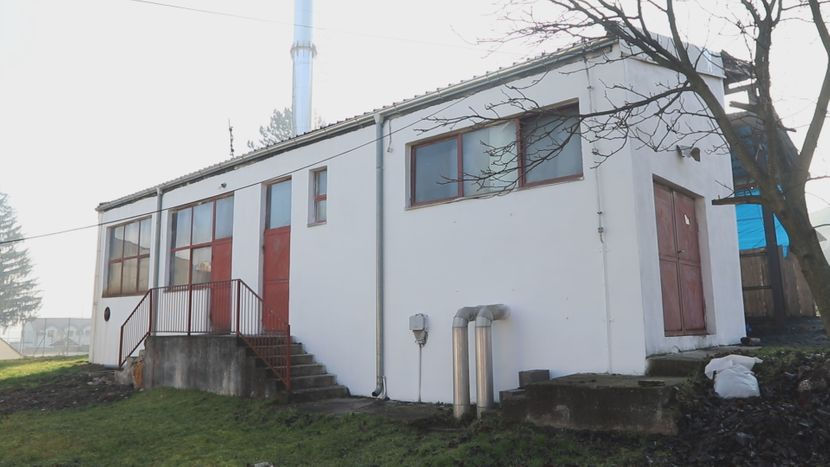 Vazduh u blizini škole u Kosjeriću bio ekstremno zagađen: Trošili 350 tona uglja na godišnjem nivou, sada imamo modernu ekološku kotlarnicu