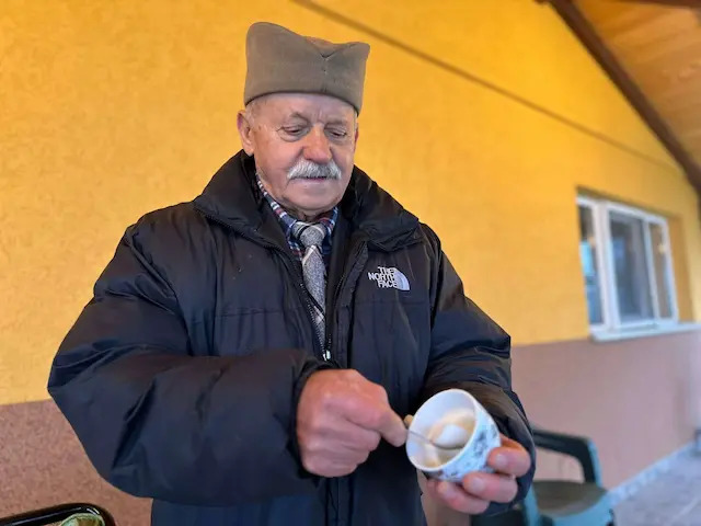 Ovo je najzdravija starinska obloga u Srbiji: Travar Mirko otkriva koliko su zdrave guščija i mast od jazavca, odličan lek iz prirode (FOTO)