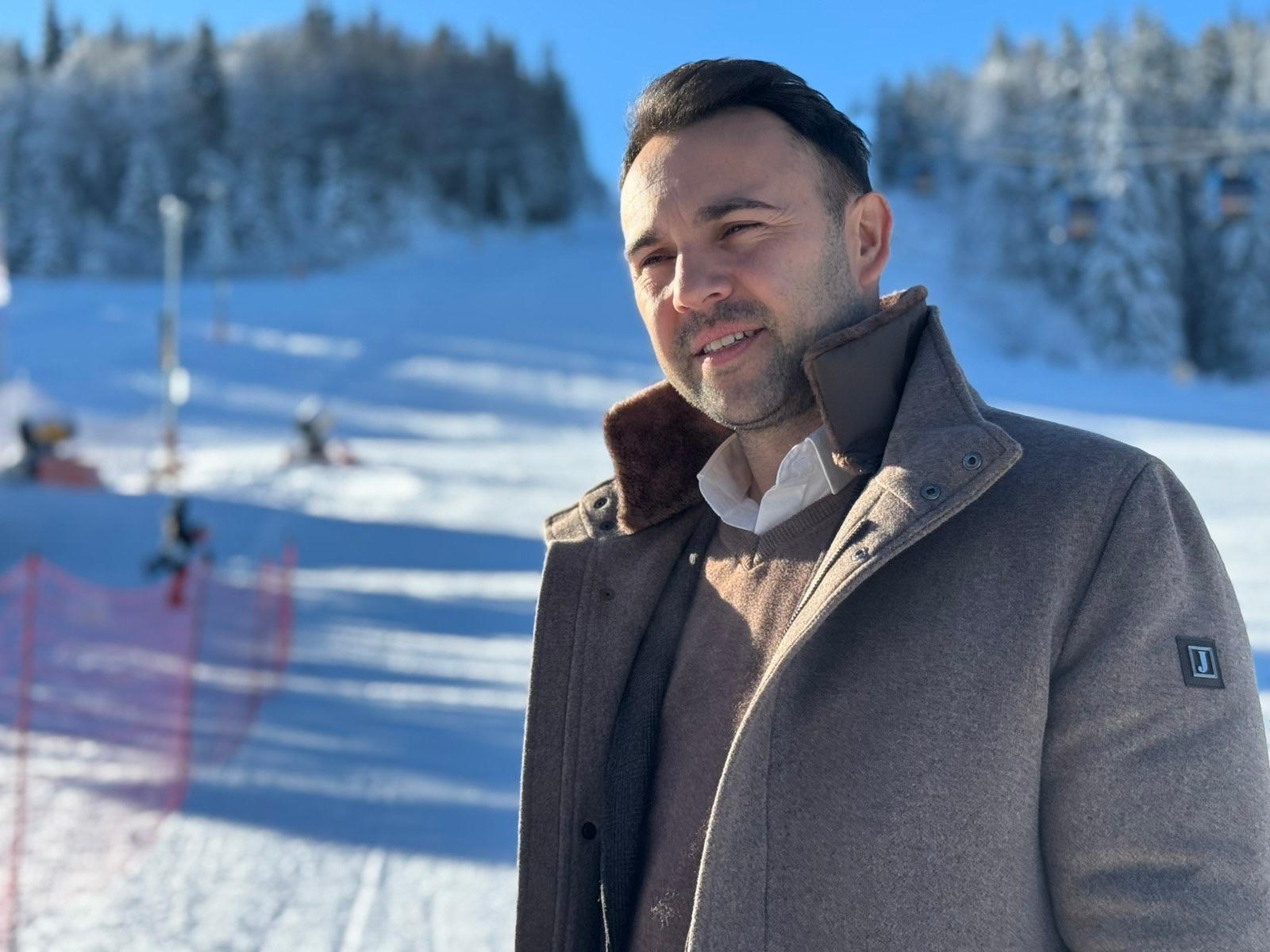 Preko 5.000 skijaša trenutno na ovoj planini, najviše turista ima baš iz Srbije: Fantastične slike sa snežne Jahorine, sezona zvanično počela a cene ostale iste kao prošle godine (FOTO)