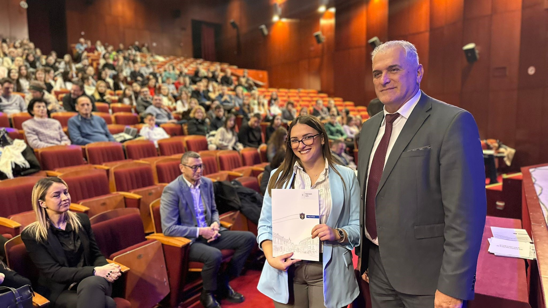 Grad Čačak dodelio stipendije najboljim učenicima i studentima / foto: RINA
