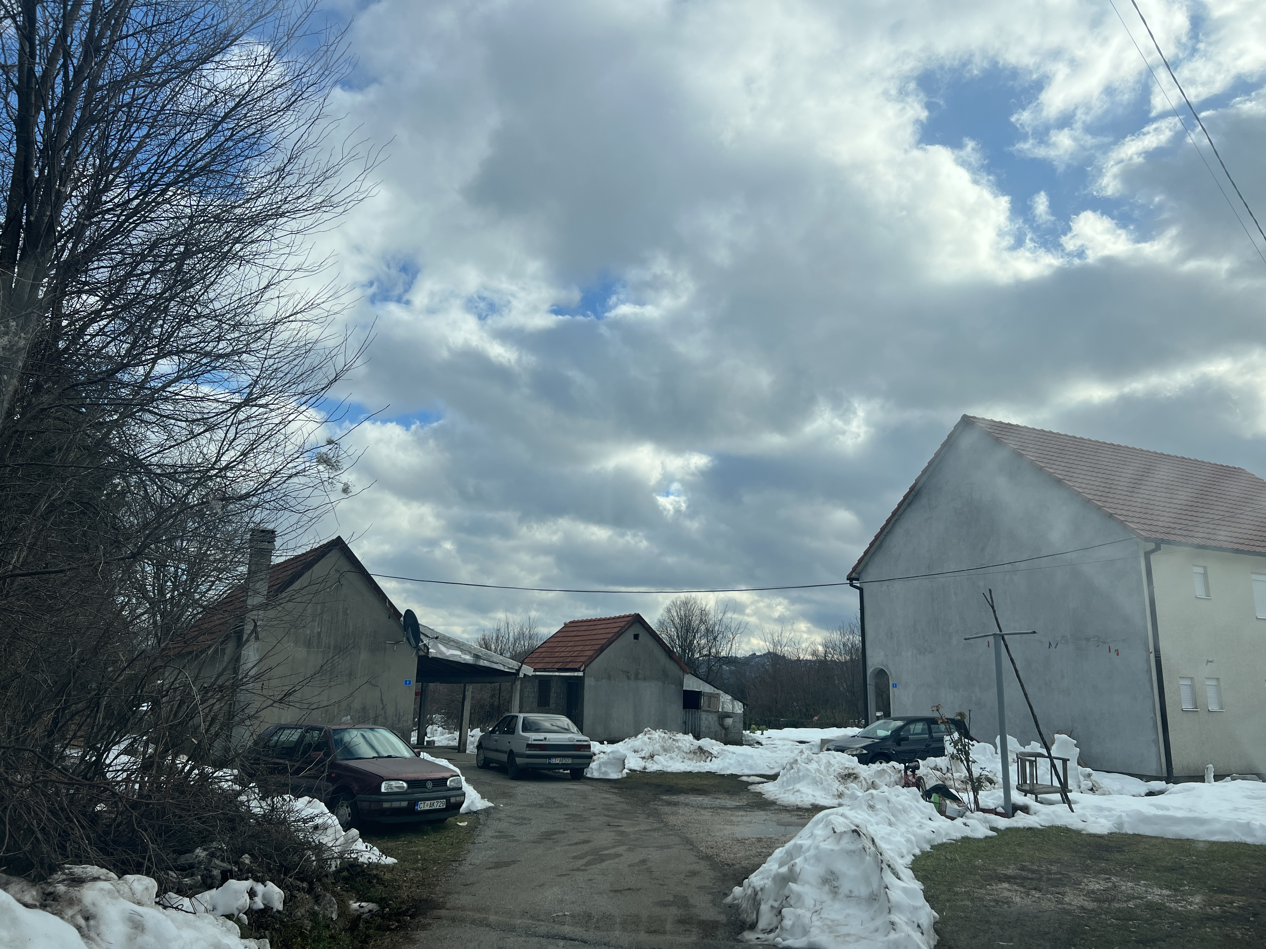Kuća Martinovića u kojoj je ubio četvoro ljudi i ranio mlađu ženu / foto: RINA