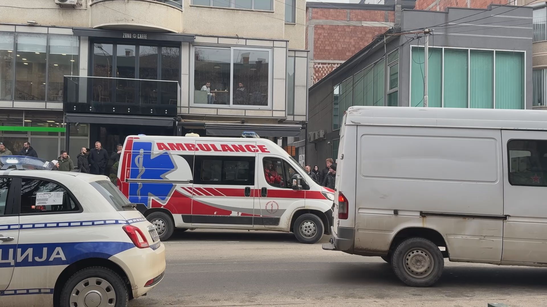 Povrede glave i tri kopče, napali i njegovog sestrića: Poznati detalji tuče u Novom Pazaru, napali muškarca ispred kuće kada se vratio sa džume-namaza (FOTO)