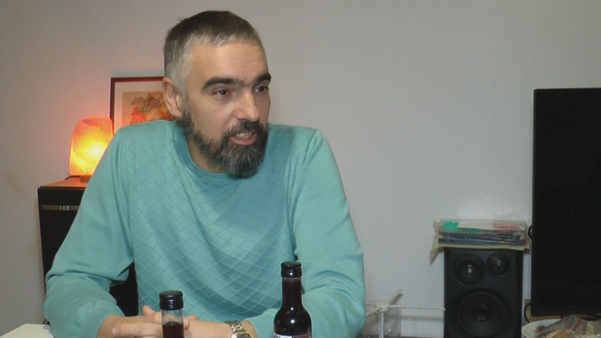 Rođeni Beograđani velegrad zamenili selom podno Jelice: Đurđica i Momčilo pokazuju da je život lep i u malim sredinima -želeli smo da nam isped kuće pogled puca u daljinu (FOTO)