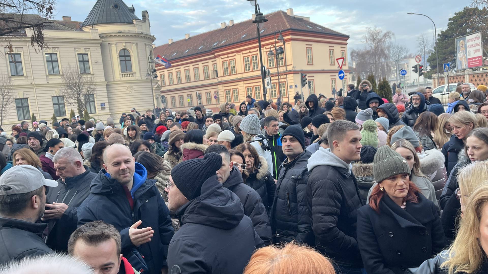 Prosvetnim inspektorima zabranjen ulazak u čačansku gimnaziju/ Foto: RINA