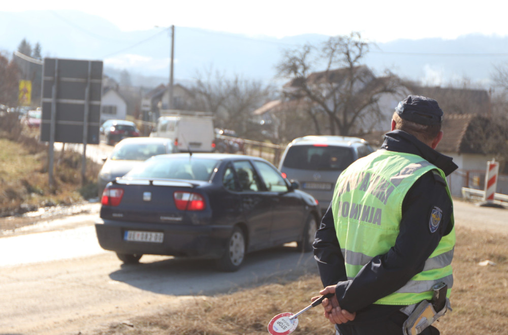 Mrtav pijan se "volvom" zakucao u parkiranog mercedesa u Tutinu: Ovo je epilog opsežne akcije novopazarske policije, isključeno 13 pijanih i drogiranih vozača