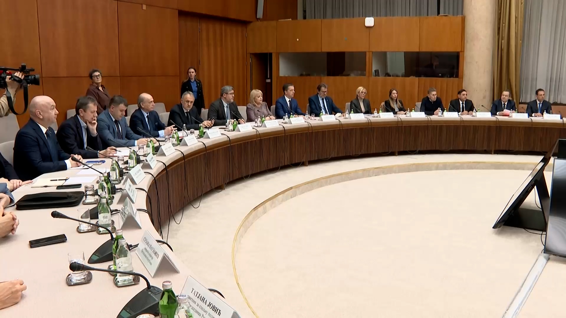 Obraćanje nakon vanredne sednice u Beogradu / foto: RINA
