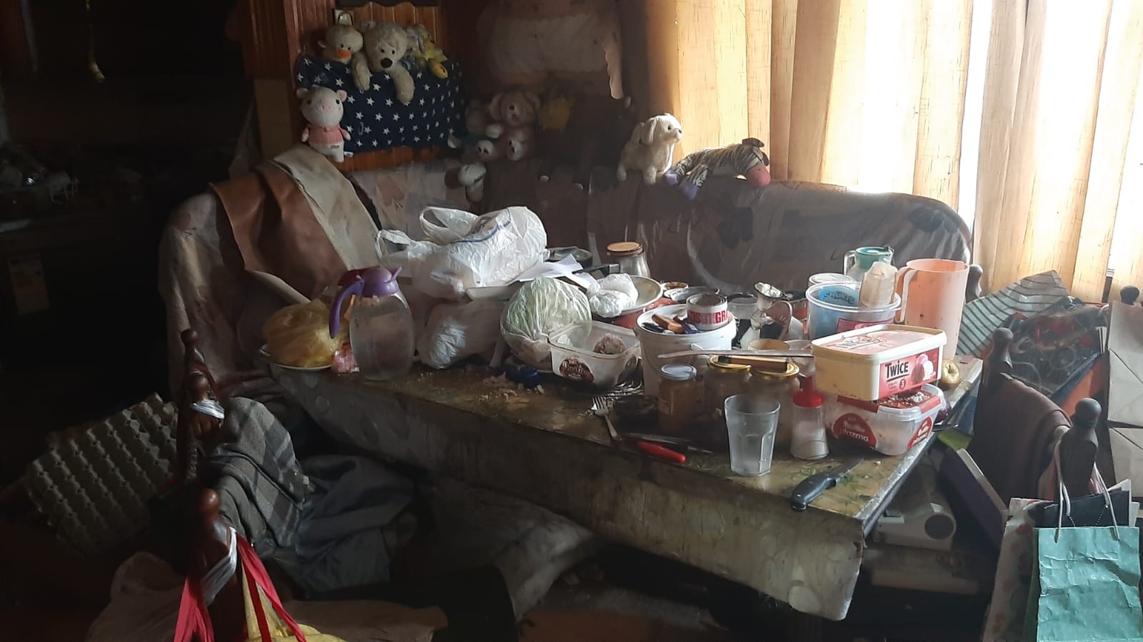 Bio je advokat, a sada živi na ivici gladi: Tužna sudbina Miroslava iz Topole, sada su se sveštenik i komšije udružili da mu pomognu (FOTO)