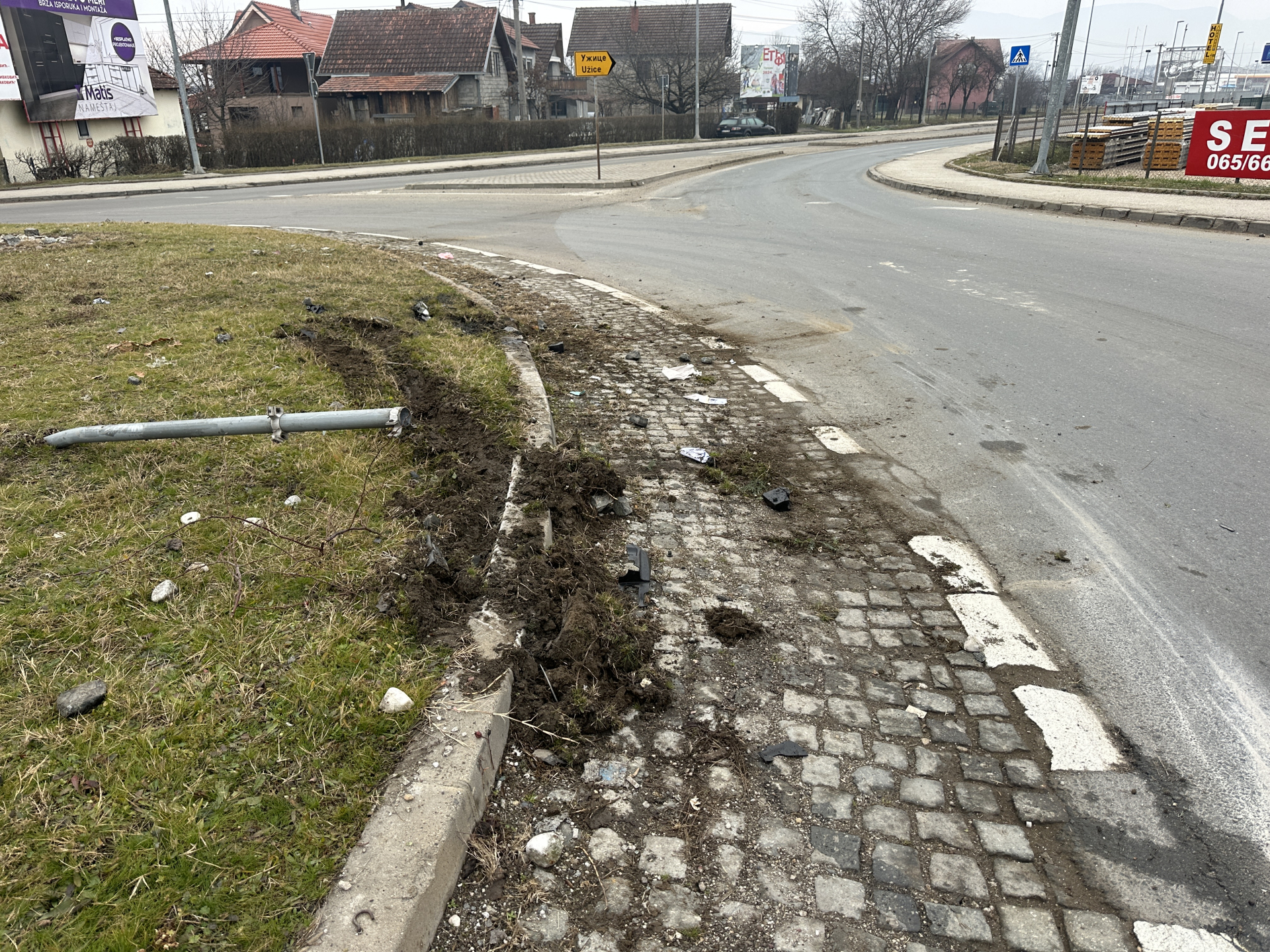 Silovit sudar na kružnom toku u Konjevićima / foto: RINA