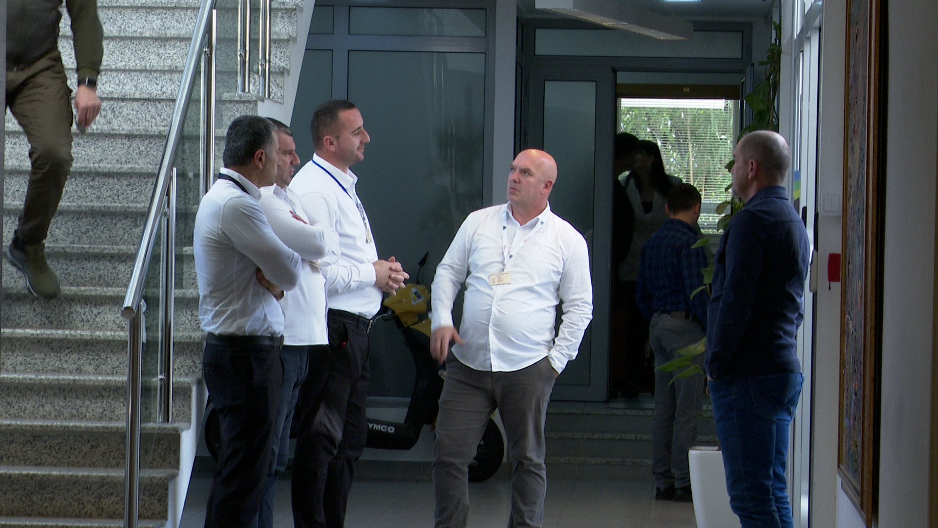 Kordon policije ispred zgrade opštine Budva: Bira se novi predsednik, a na vlast zahvaljujući bivšem članu DF opet se vraća DPS - neverovatne političke odluke (FOTO)