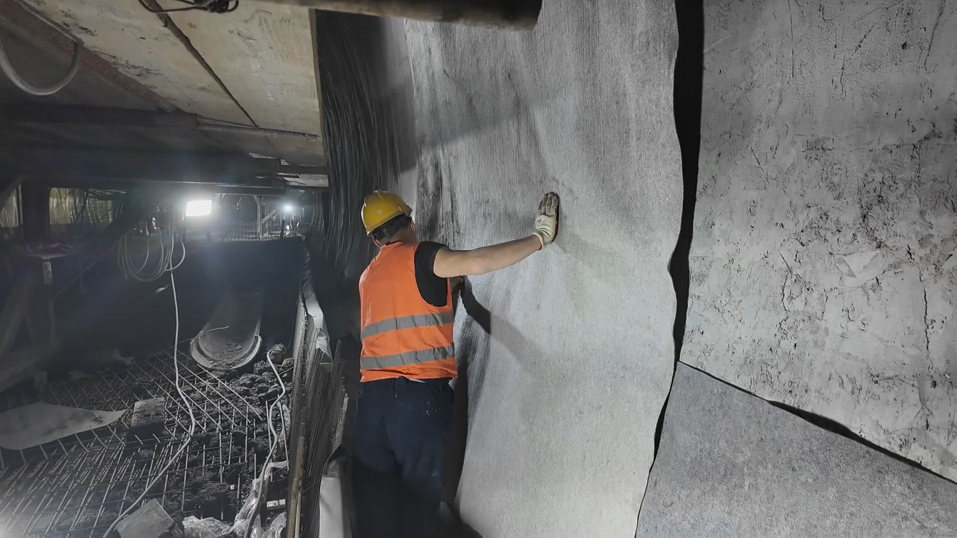 Umesto 40, trebaće nam samo 10 minuta: Meštani podjeličkih sela jedva čekaju da se otvori nova deonica auto-puta od Preljine do Požege, 400 radnika radi u tri smene (FOTO)