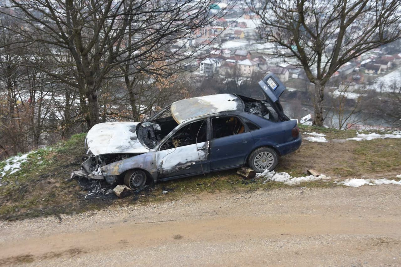 Drama u Bijelom Polju: Policija uhapsila piromana zbog paljena automobila, drugi u bekstvu