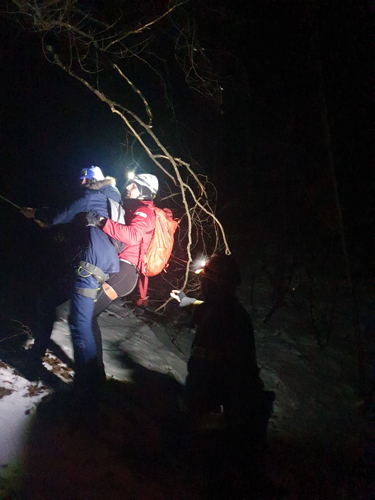 Dva lica spasena sa stena na Tari / foto: Privatna arhiva