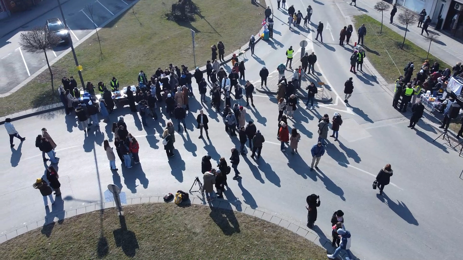Studenti blokirali kružni tok kod Moravice u Čačku/ Foto: RINA