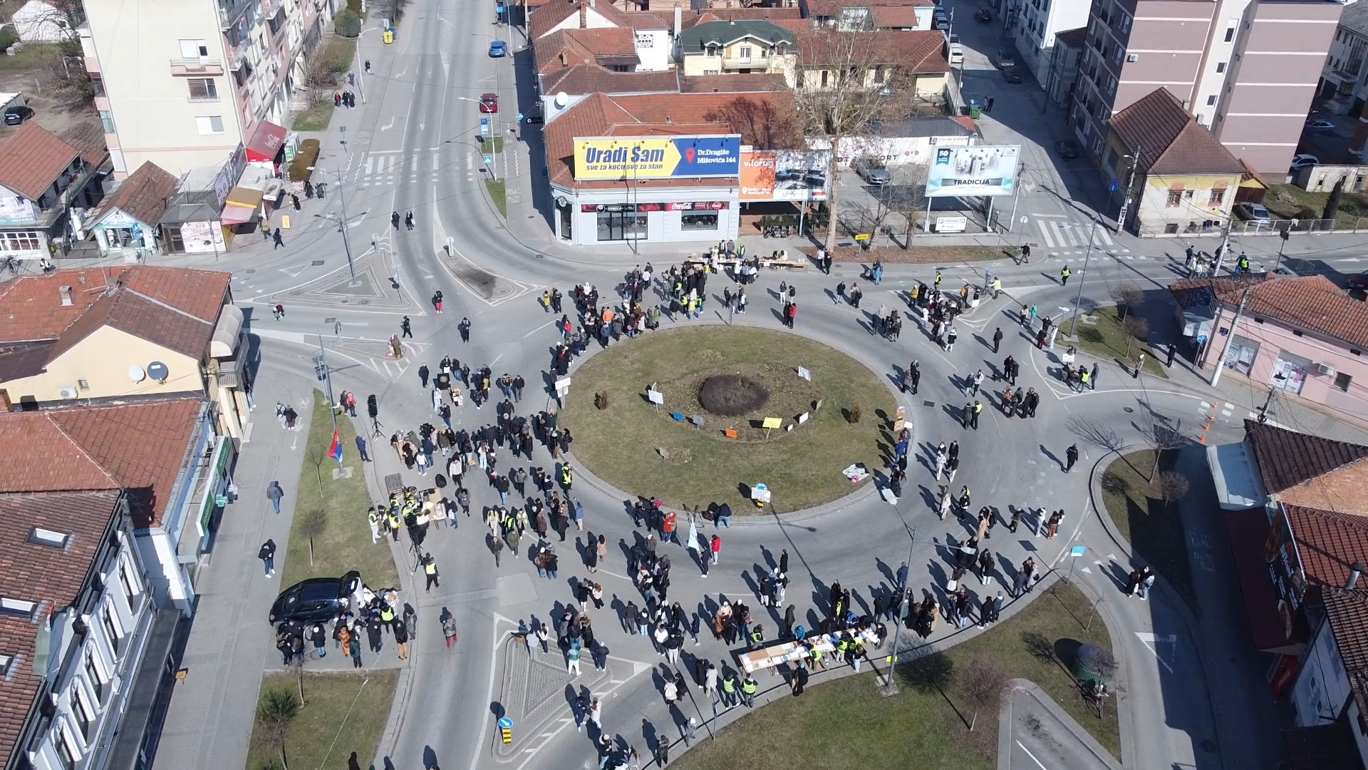 Studenti blokirali kružni tok kod Moravice u Čačku/ Foto: RINA